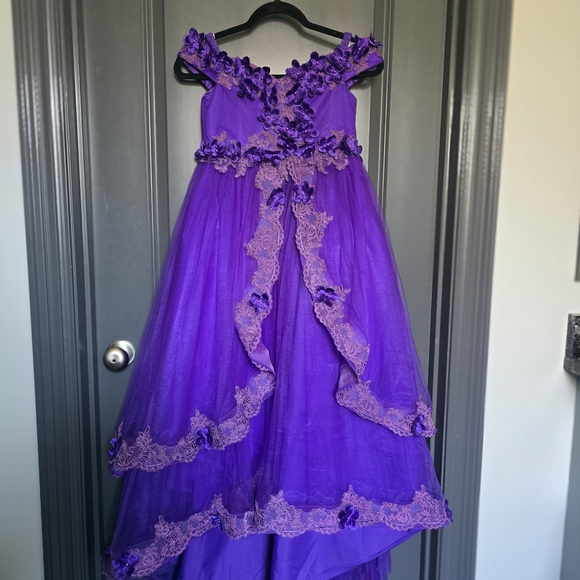Other - Elegant Purple Gown with Lace Details